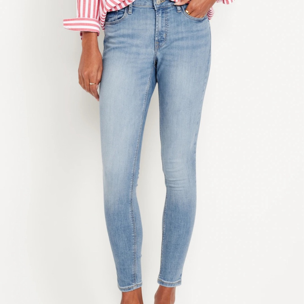 Mid-Rise Rockstar Super-Skinny Jeans